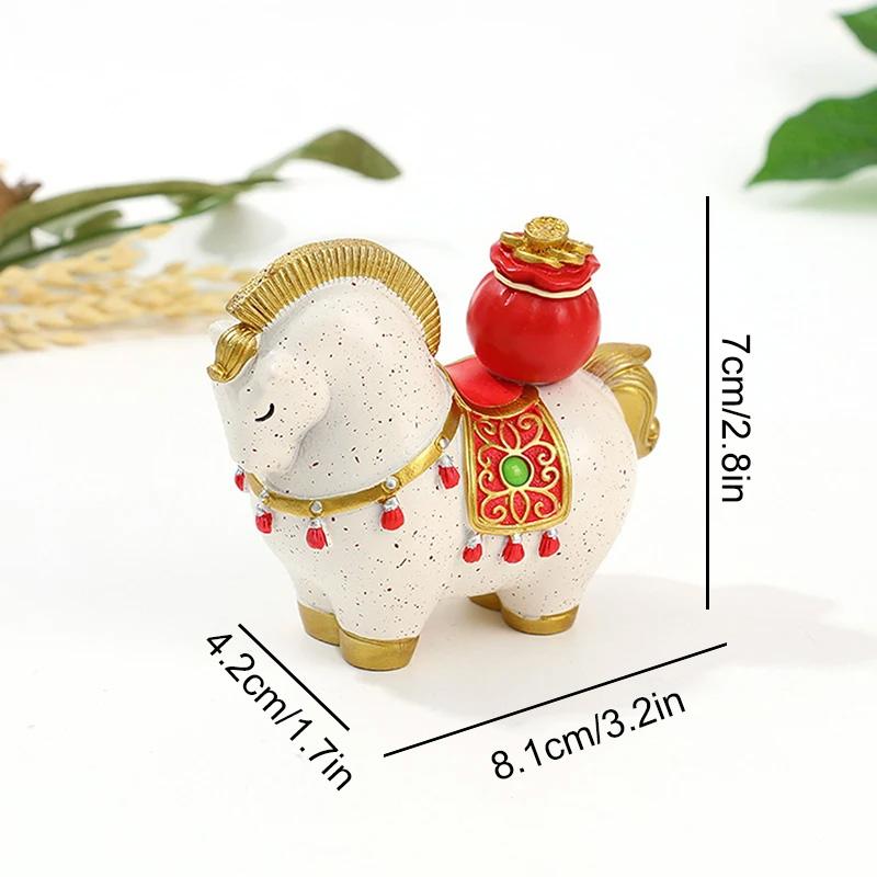 1Pc Gift Ornament Creativity Horse Ornament Souvenir Gift Resin Ornament Festival Gift Mascot Home Decor