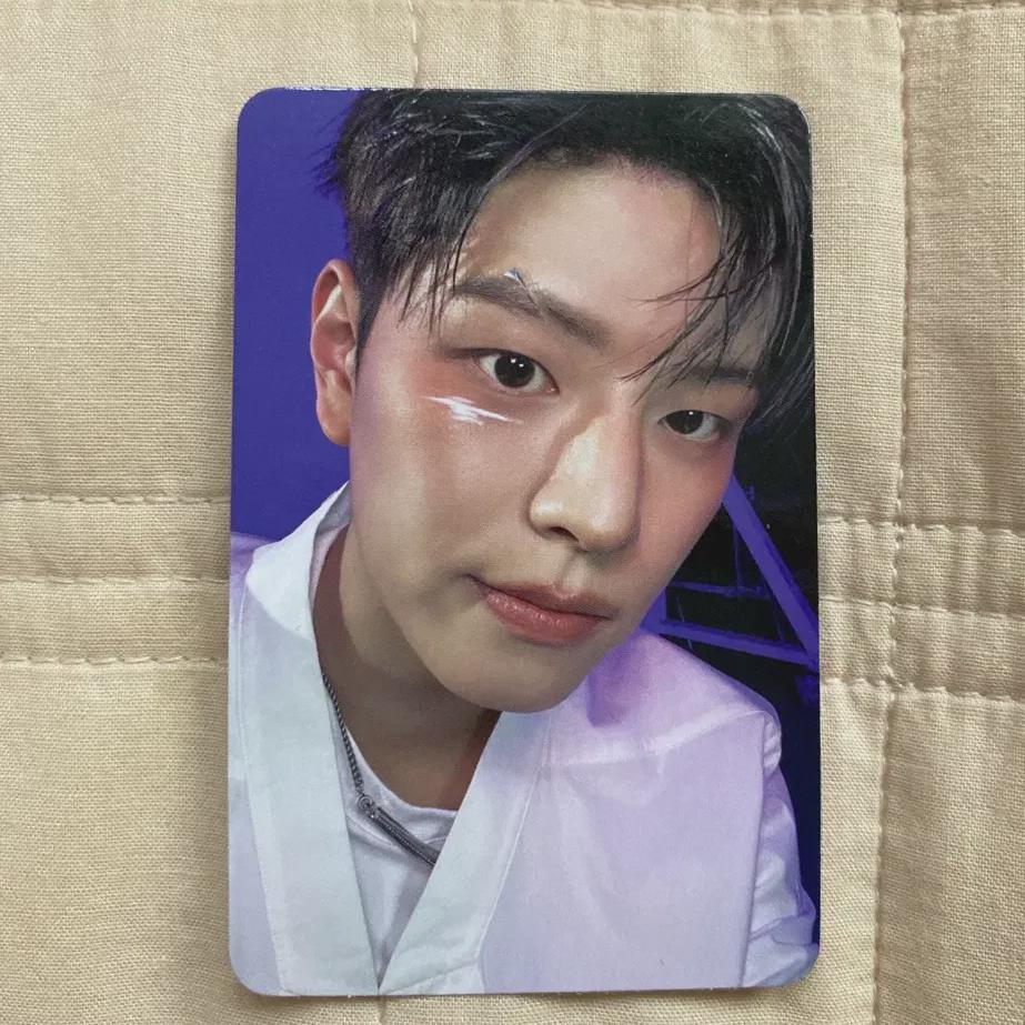 

Straykids 4-й альбом Версия Ceremony Фотокарточка Сынмин Ли