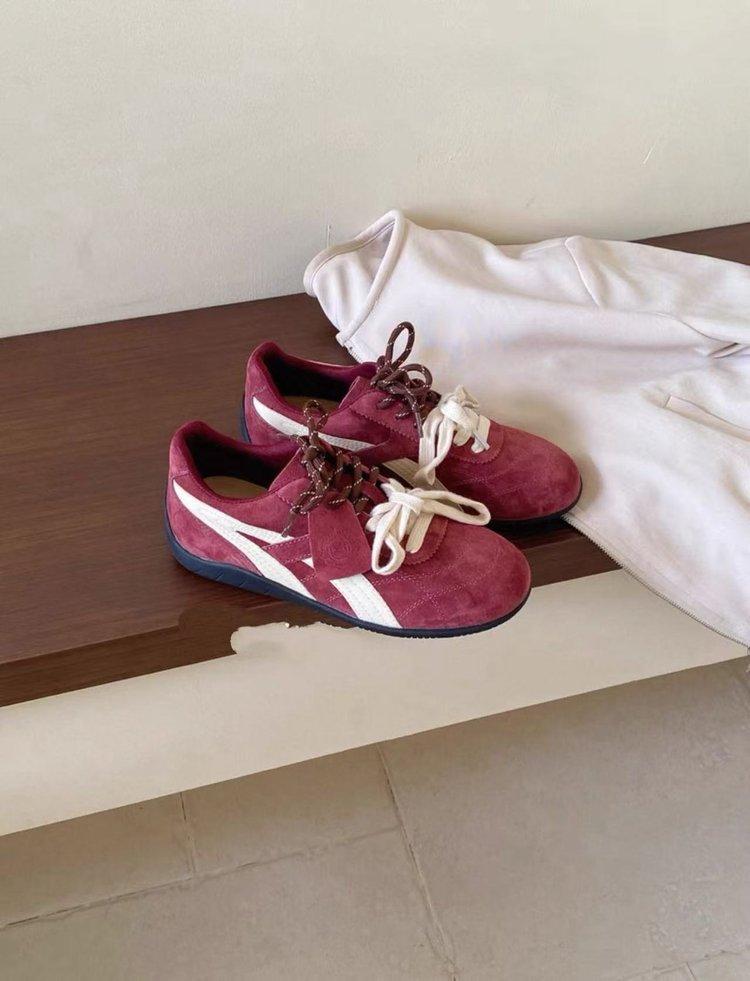 Amano~ Pine Cone Shoes Women's Shoes Autumn 2025 New Retro Racing Shoes Red German Training Shoes Sports Forrest Gump Shoes