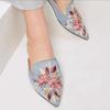 Fashion 2025 Embroider Floral Shoes Ladies Pointed Toe Slippers Silk Mules Woman Low Heels Slides Flat Sandals Femmes Outside Pantuflas