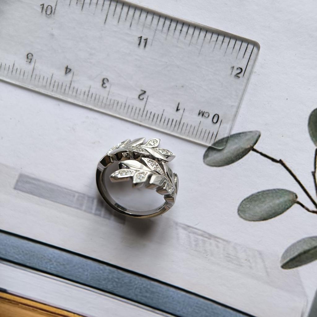 Silver Ring with Cubic Zirconia, Product Weight 5.91 G (2192039)