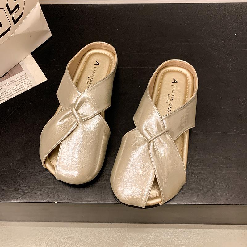 Thick-soled Hollow Bag Head Slippers Women's Summer Wear 2025 New Versatile French Flat-bottomed Soft Leather Half-drag Women's Shoes