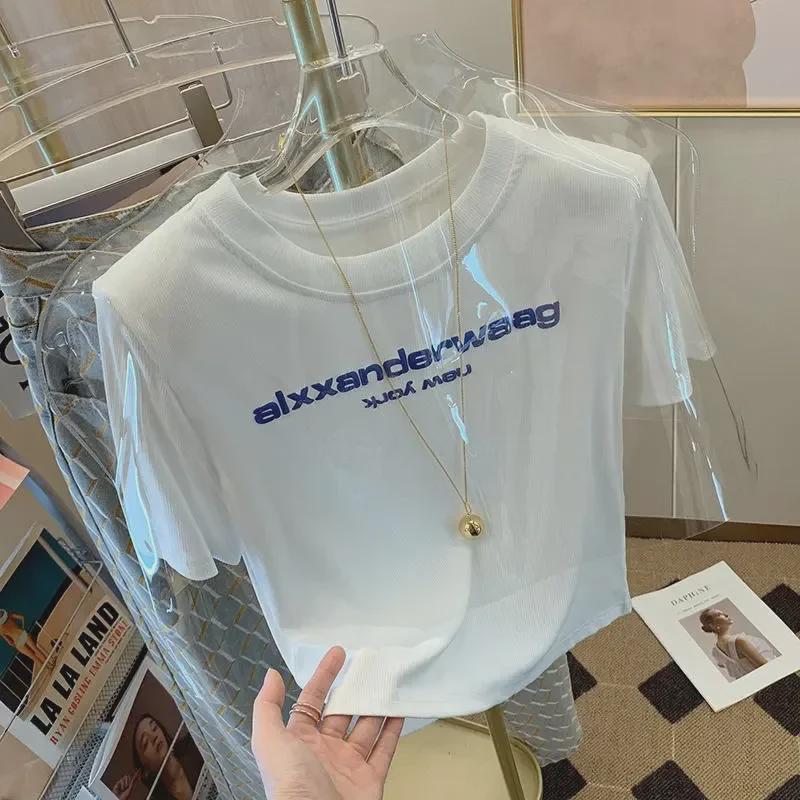 

2024 Женская однотонная футболка с коротким рукавом: Шикарный, облегающий, бросающий вызов возрасту, универсальный модный White with Blue Letters