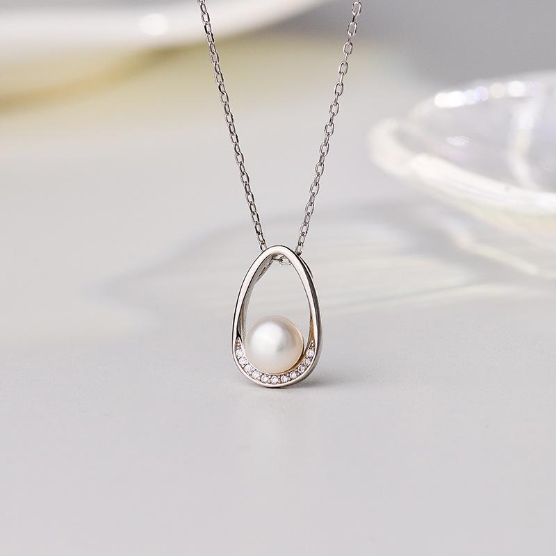 Hollow Out Water Droplet Pearl Necklace, French Retro, Light Luxury, Niche Design, Fashionable Collarbone Chain