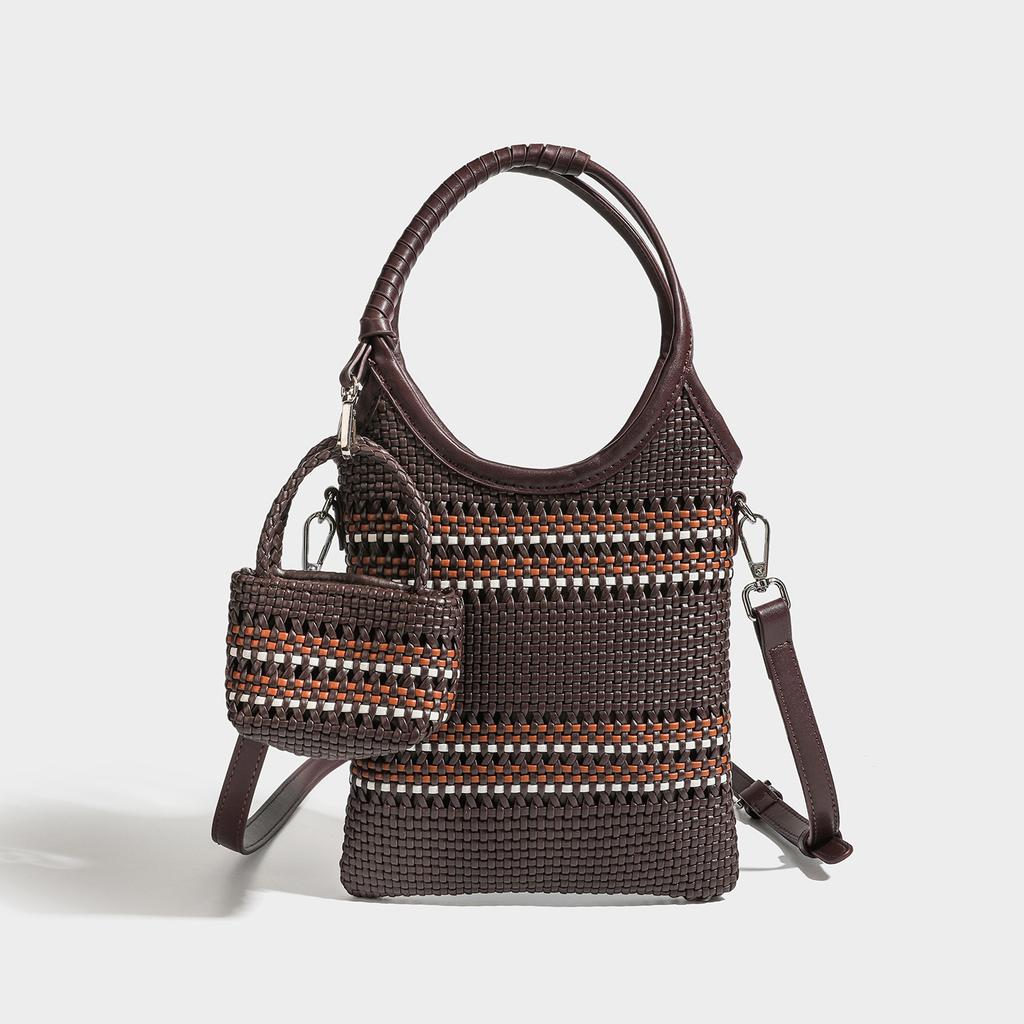 New color blocking woven handbag with female niche design, fashionable mobile phone bag, versatile hollow shoulder bag