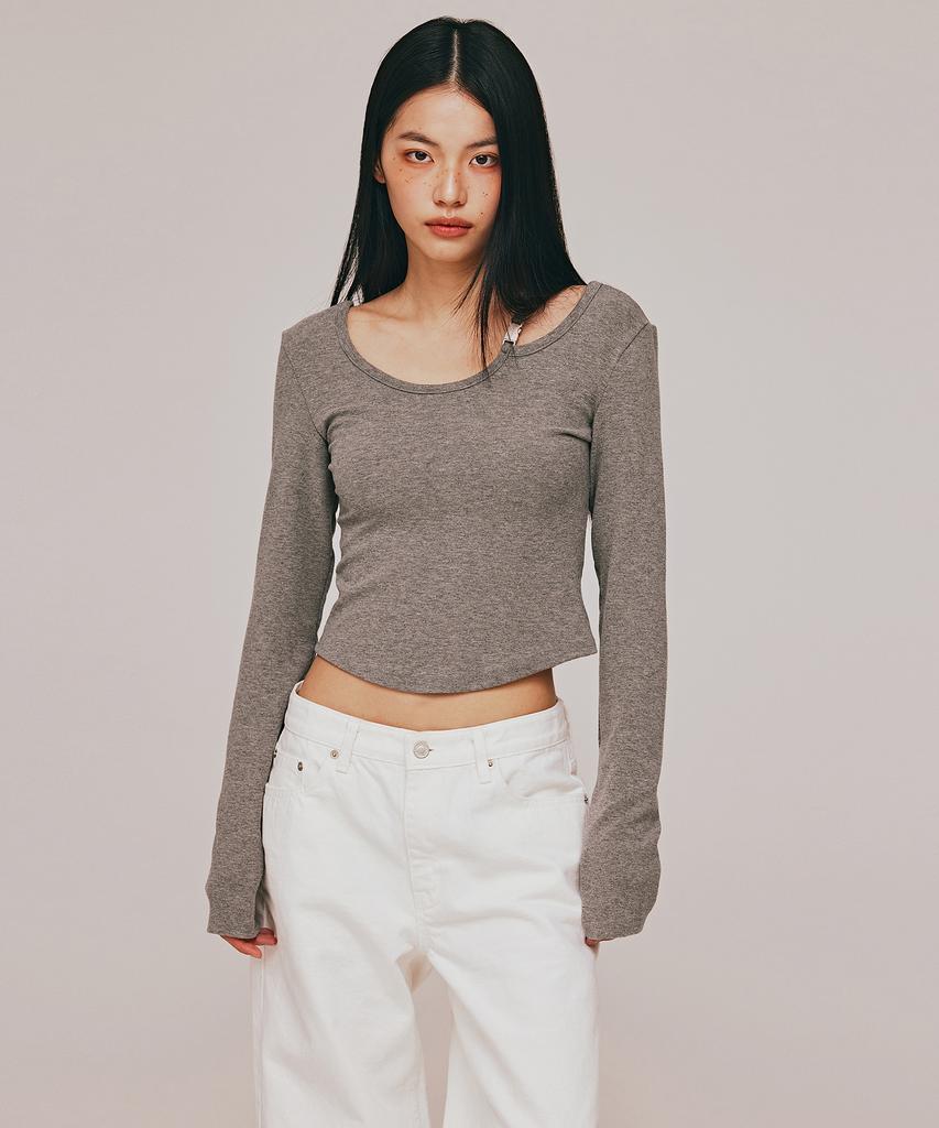 Top Girl Buckle Detail With Shoulder Cut-Out Top_T513Tp101