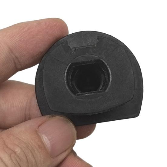 Příslušenství k pračce Koleno Výstupní hadicový konektor Robustní konstrukce Design bezpečnostní spony Univerzální pračkové nářadí pro Karcher K2/K3