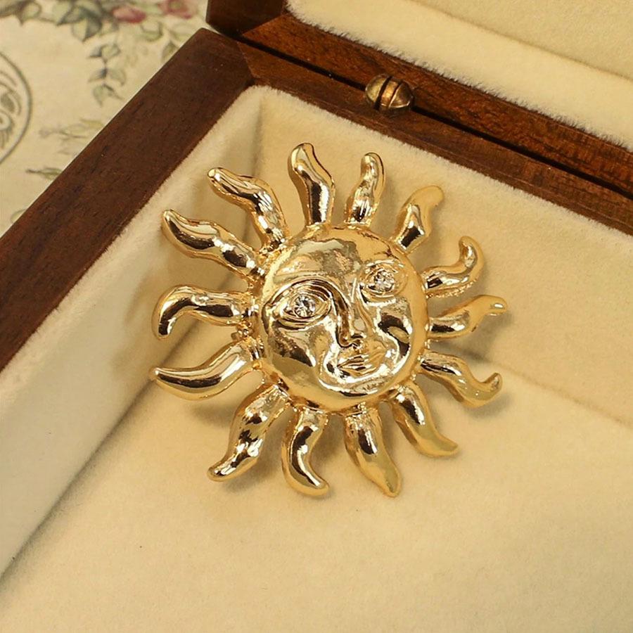 European Exotic Sun Brooch: Vintage-Style Gold Alloy Lapel Pin золотистый