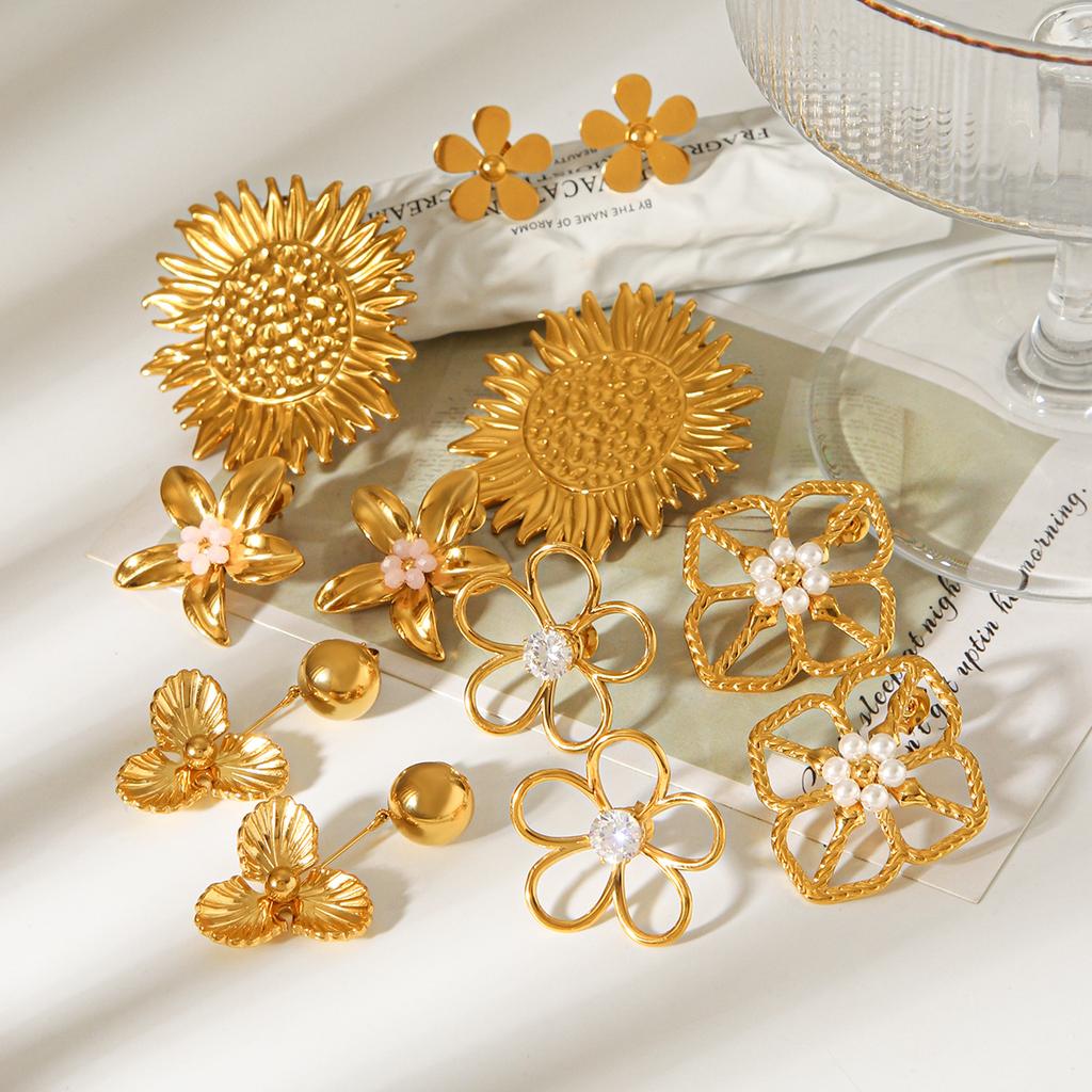Women's Fashion Versatile Pearl Flower Stud Earrings, Western Style Ins Titanium Steel Ear Jewelry