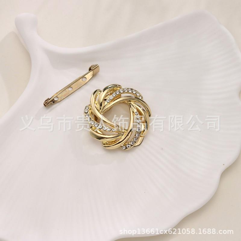 

Silk Scarf Buckle Shawl Coat Brooch Pin Artifact Holder Waist Belt Knot Wholesale Versatile Corner