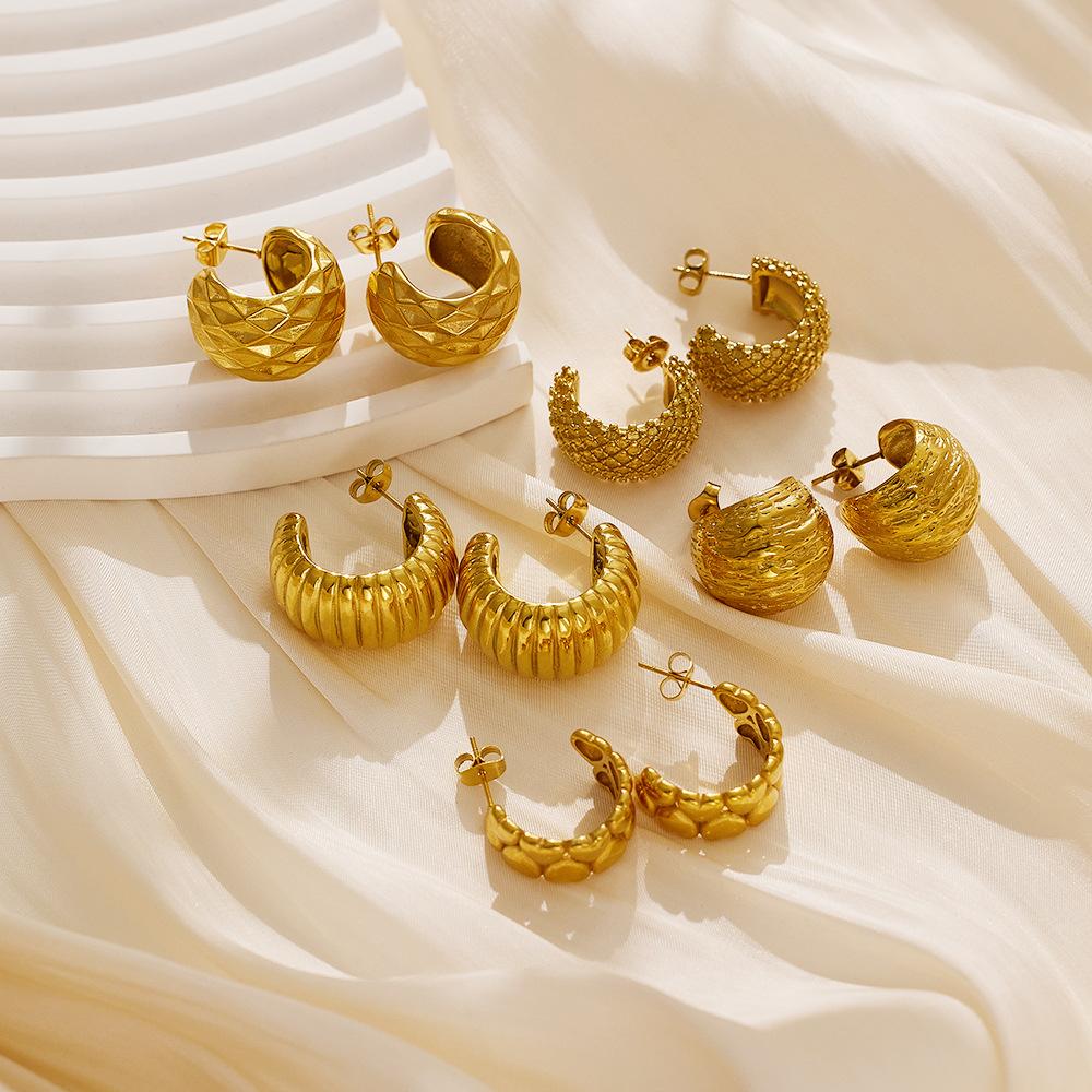 Cercei Trendy Personalizați, Cercei Stil Metalic, Cercei Răsuciți în Formă de Diamant