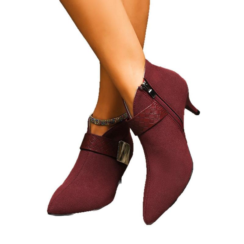 Europäische und amerikanische spitze Metall-Mode-Stiefel in großer Größe Herbst Neu Dünner Absatz Seitenreißverschluss Niedriger Absatz Kurze Stiefel