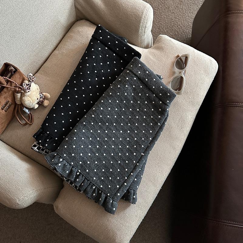 Plus-Size Women's Polka Dot Ruffle Lace Mini Skirt - High Waist, Slimming & Hip-Hugging Design