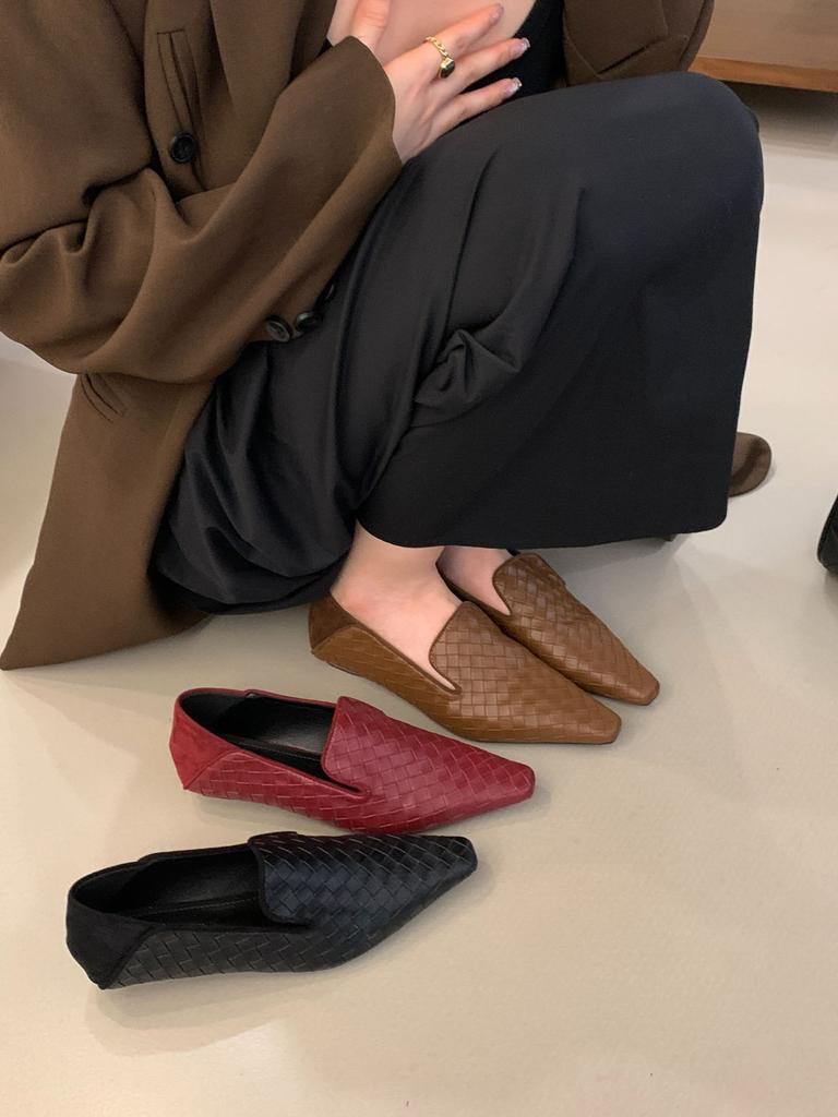 2025 French New Square Head Not Tired Feet Commuter High Heels Low Heel Woven Light Mouth One Pedal Single Shoes Women