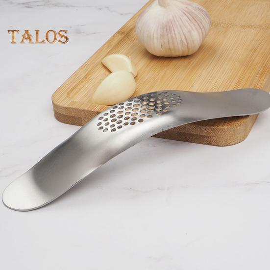 Garlic Masher Stainless Steel Garlic Press Mincer Dishwasher Safe Manual Curved Garlic Crusher Chopper Tool for Kitchen