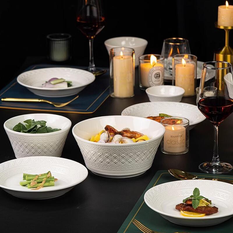 Zhi Shi White Ceramic Dinner Plate