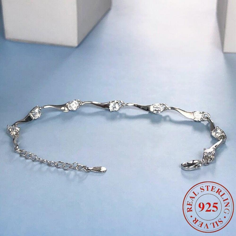 925Pure Silver Bracelet Inlaid with Synthetic Zircon Is Suitable for Women To Wear, Fashionable, Simple, Exquisite, and Elegant, Making It an