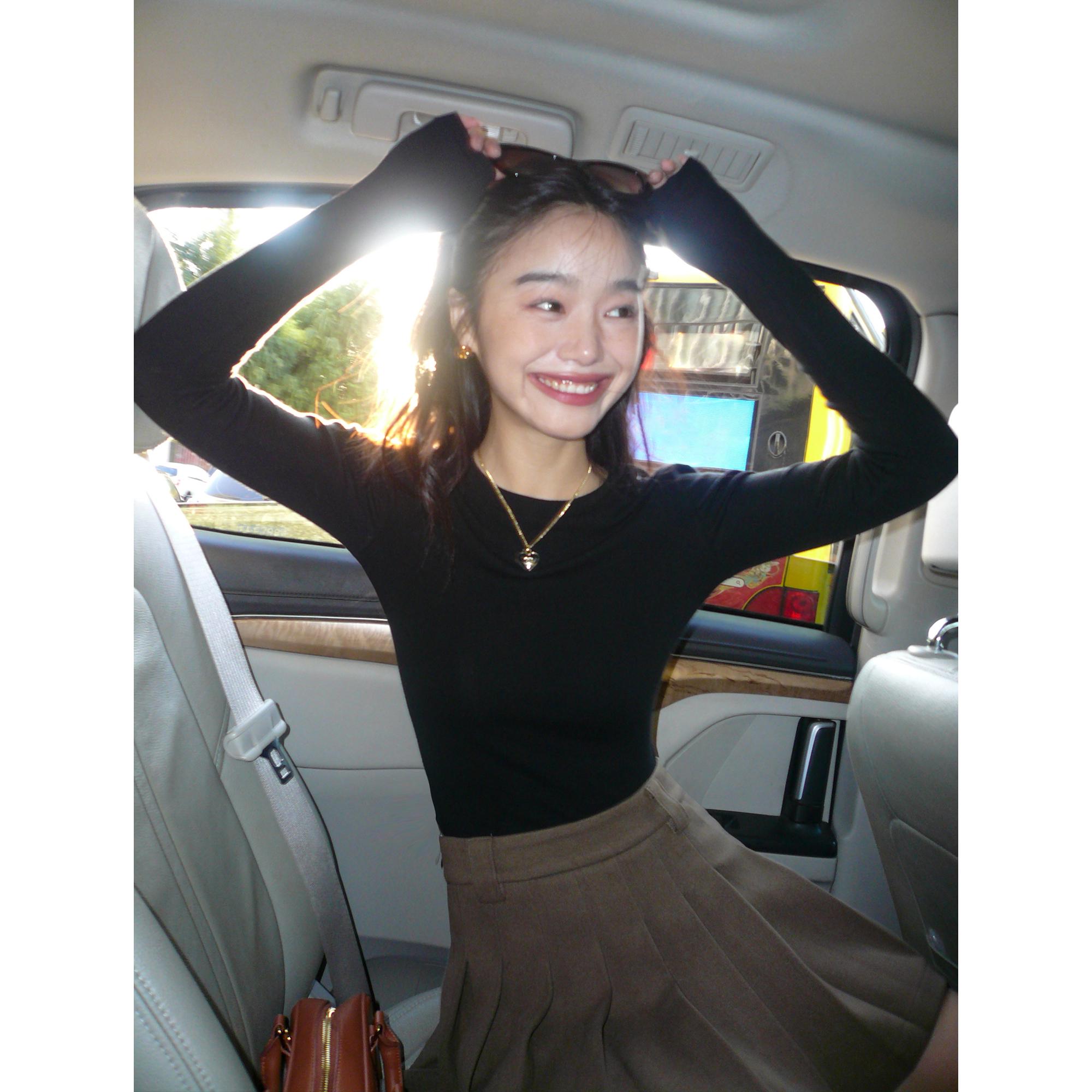 Pusumede Women s Minimalist Gray Knit Long-Sleeve Slim Fit Pullover Top Small