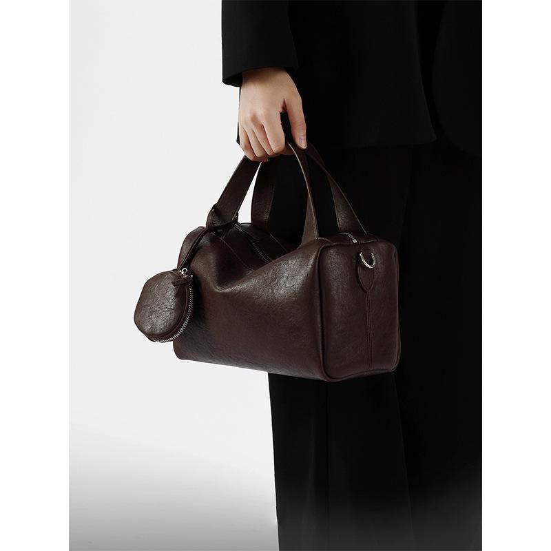 Soft Leather Retro Boston Bag, New Fashionable and Versatile High-end Handbag, Simple and Casual Shoulder Bag