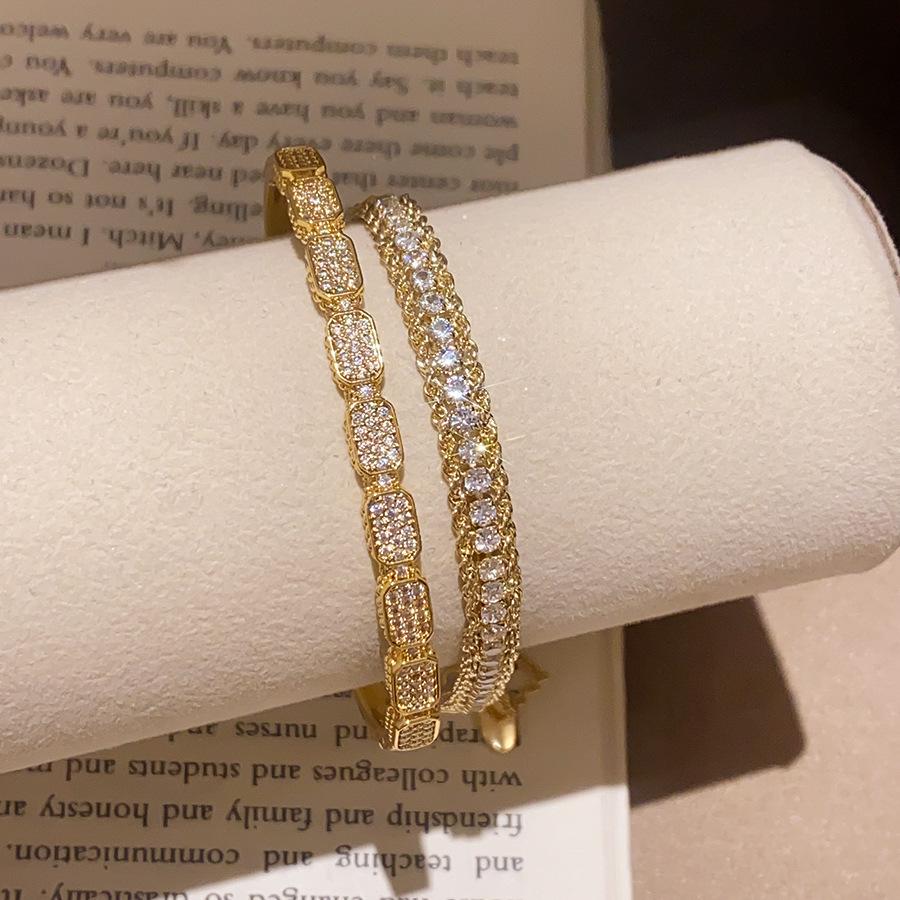 Plaid Gold Bracelet with Shiny Zirconia Ring – Luxurious, Fashionable, and Versatile Ins Style Jewelry.
