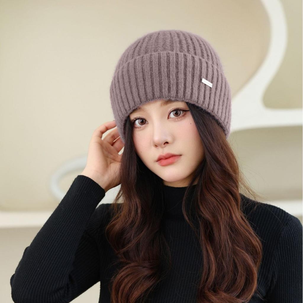 New Winter Hat for Women Knitted Versatile Warmth and Thickened Fashionable Wool Grandma Style Big Head Cold Hat
