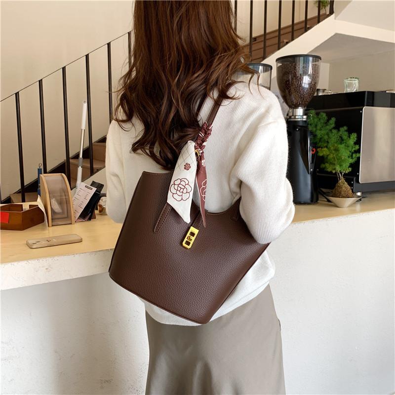 Ielgy Retro Soft Leather Bucket Bag Simple Large-Capacity Fashion One-Shoulder Portable Child-Mother Bag