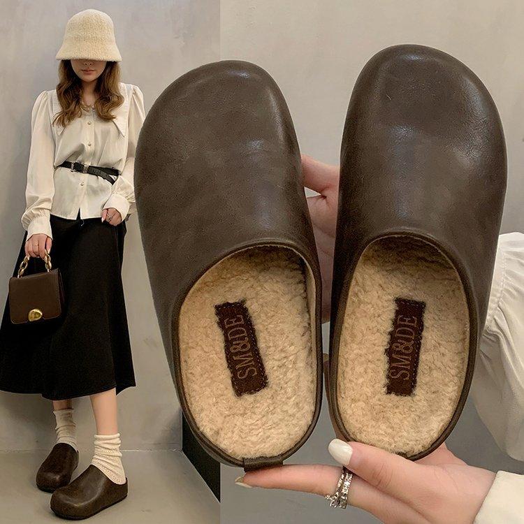 Korean version thick soled and plush warm half drag women's shoes 2026 autumn and winter new item Baotou casual plush Boken shoe