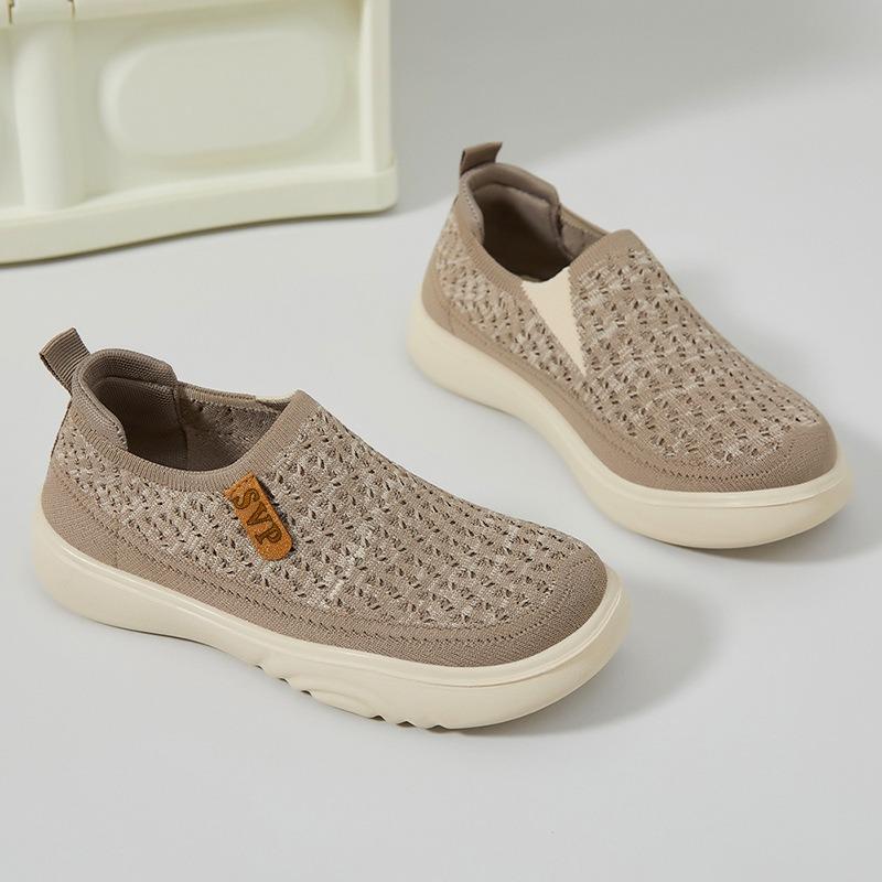 Women's Versatile Casual Shoes, Soft-sole Slip-on Shoes, Lazy Shoes for Middle-aged and Elderly Mothers.