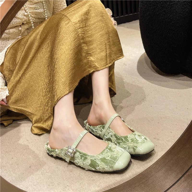 Fashion Flat Shoes Female Rivet Square Toe Slippers Women Summer Pantofle Lady Luxury Slides Low 2025 Soft Girl Designer Rome