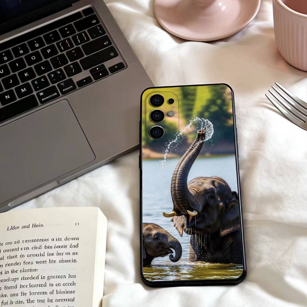 Elephant Baby Nature Phone Case For Samsung S25,24,23,22,30,21,10,9,Ultra,Plus,Lite,FE,4,5 G Soft Black Case