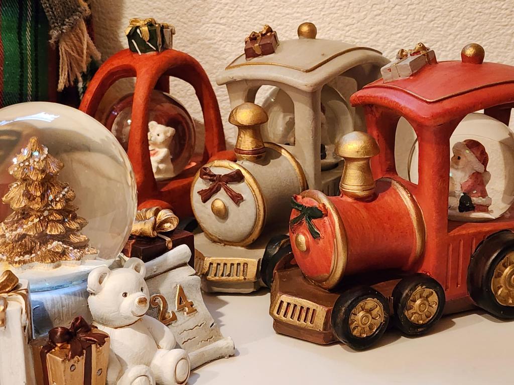 Minami Boeki Snow Globe Antique Style Christmas Santa Claus Christmas Tree Teddy Bear Fixture Interior Display Antique SL Ball (Ivory (Glass 4.5cm))