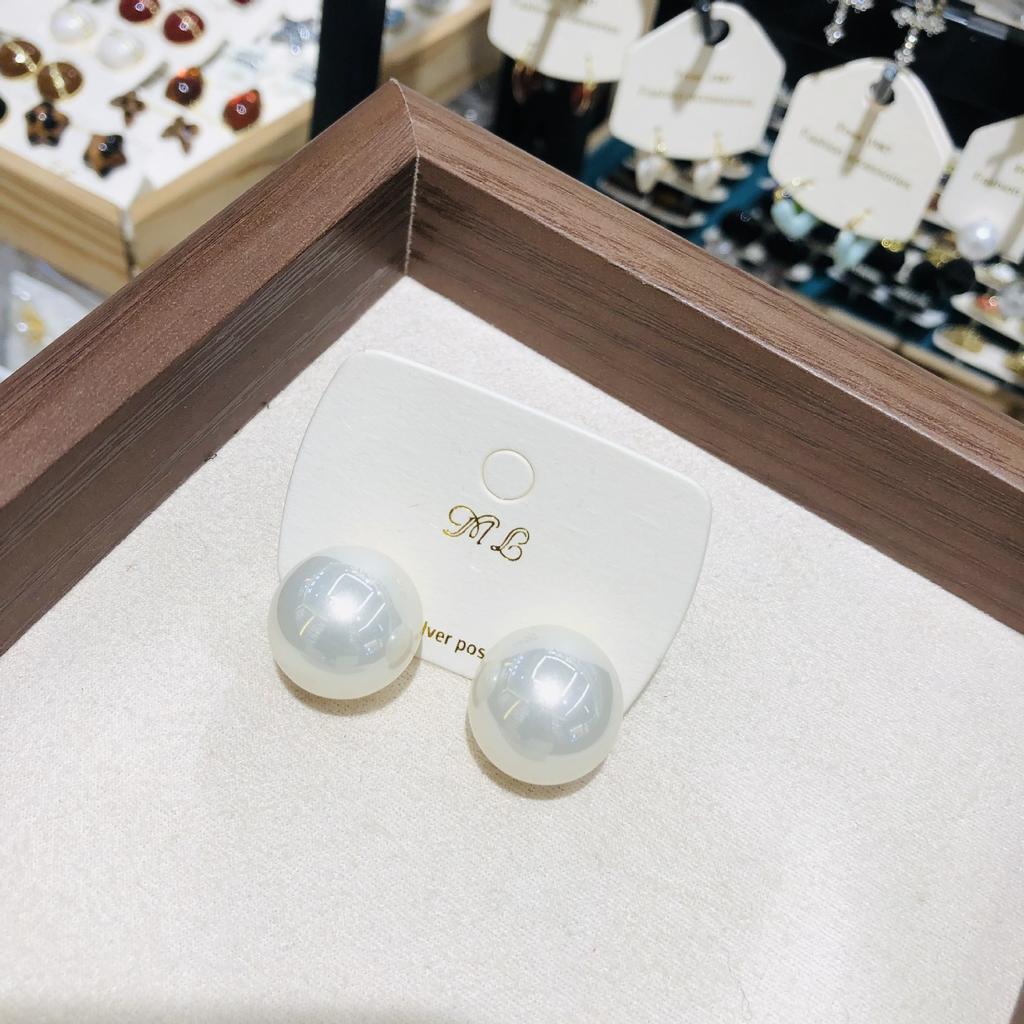 Elegant Pearl Stud Earrings Women's Fashionable Jewelry Geometric Design Luxury Feelings Fashion Commute