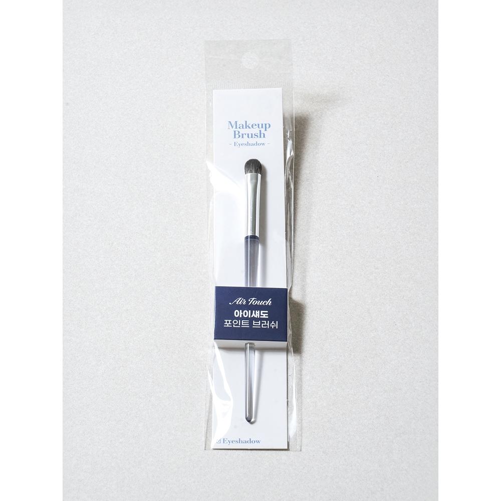 Daiso Clear Handle Point Shadow Brush