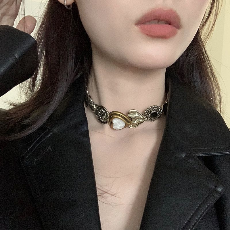 INS Retro Distressed Clavicle Chain Women s All-Match Brass Gold