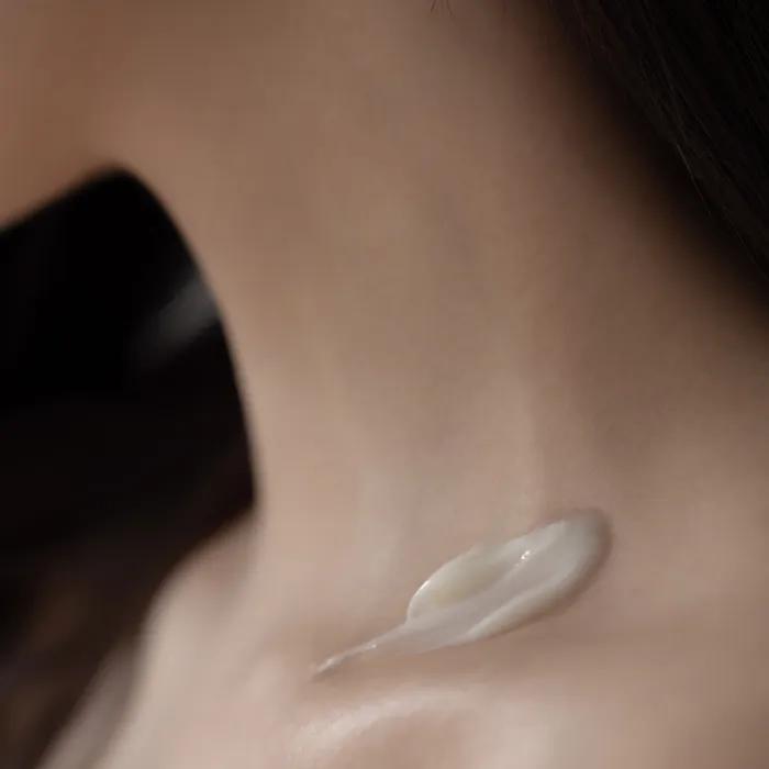 Peptide wrinkle improvement eye cream