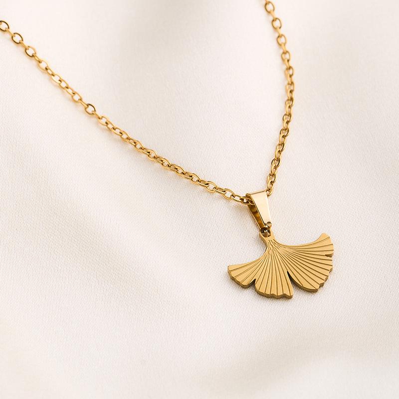 18K Gold Plated Stainless Steel Ginkgo Leaf Pendant Necklace for Women - Elegant Clavicle Chain, Ideal for Daily Wear or Gifts