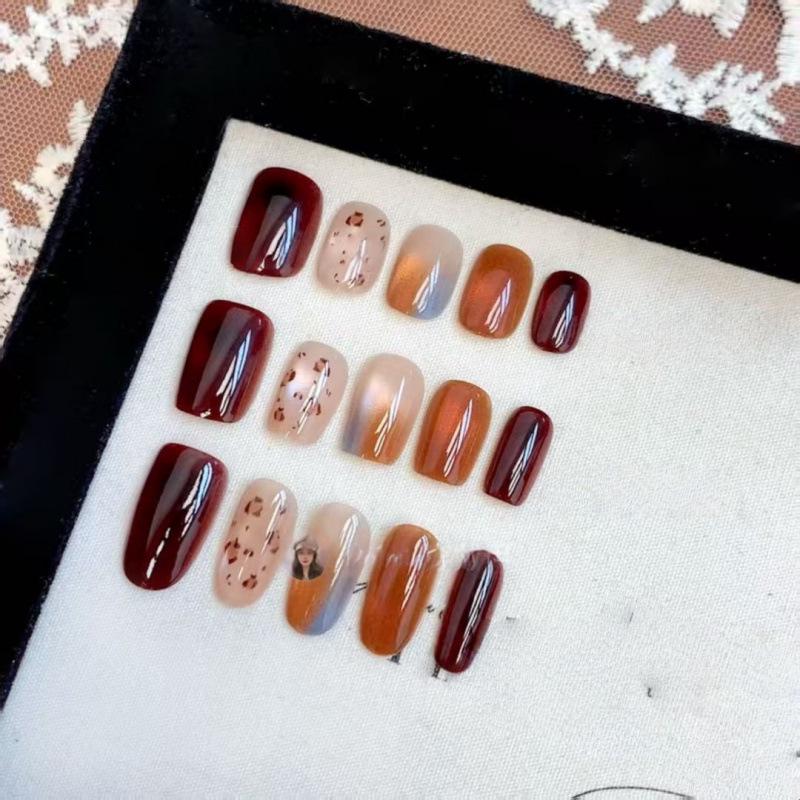 Elegant 2025 Handmade Autumn/Winter Leopard Print Cat Eye Amber Nail Art Stickers - Removable and Skin-Whitening
