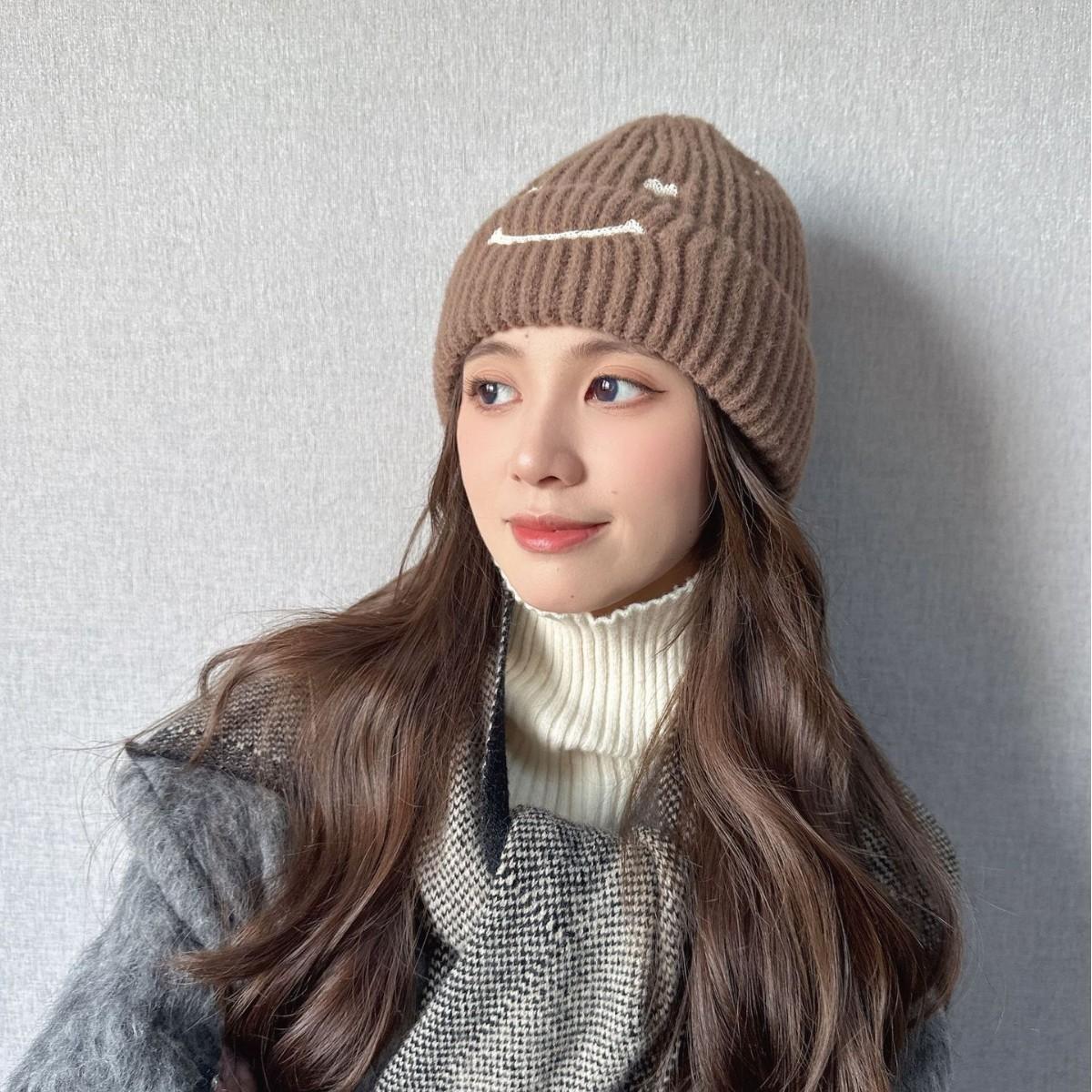 

Японская вышитая шапка-смайлик, вязаная шапка, осень и зима, новая теплая шерстяная шапка, большой обхват головы, для улицы, ветрозащитная, от холода One Size