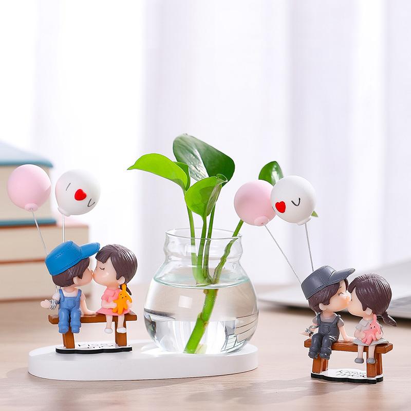 1Pc Resin Home Decor Girl and Boy Unique Hydroponics Creative Flowers Pot Couple Vase