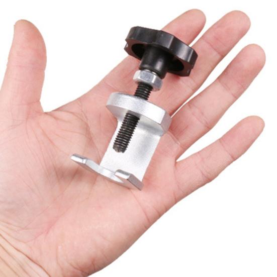 Instrument universal de extragere a brațului ștergător de geamuri pentru parbriz
