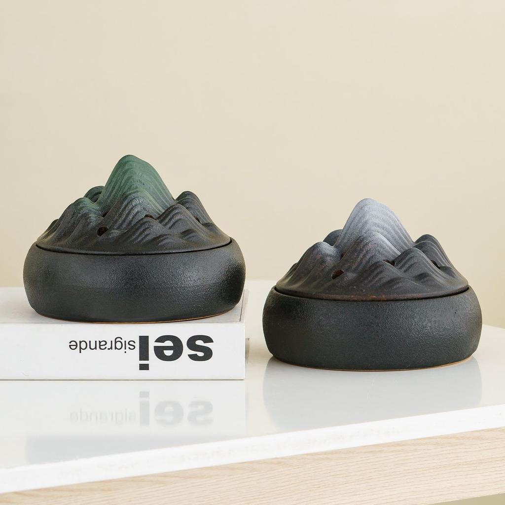 Sandalwood Ceramic Incense Burner with Lid, Fireproof for Household Use - Coarse Pottery Ornament for Indoor Incense Burning.