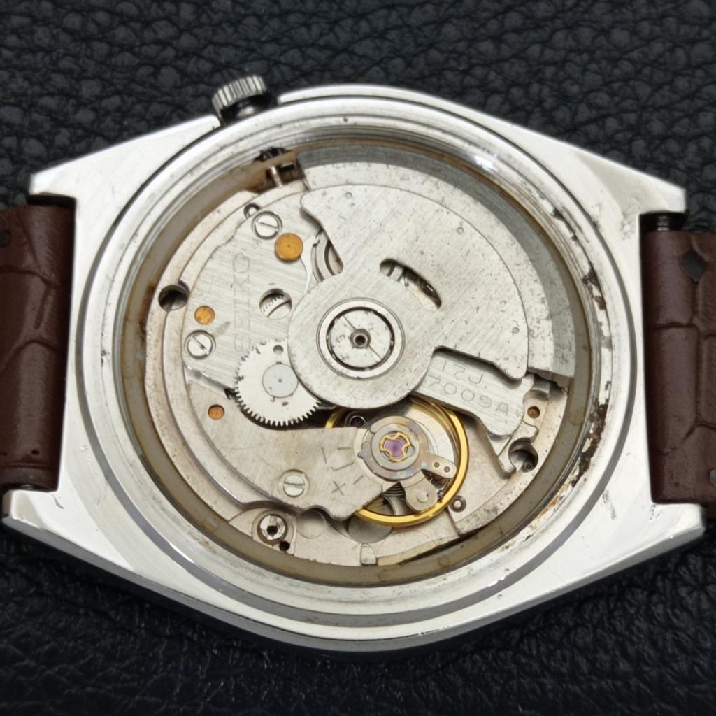 JAPAN VINTAGE SEIKO 5 AUTOMATIC 7009A MENS GOLDEN COLOR DIAL WATCH A701253-5 R206a-a701253