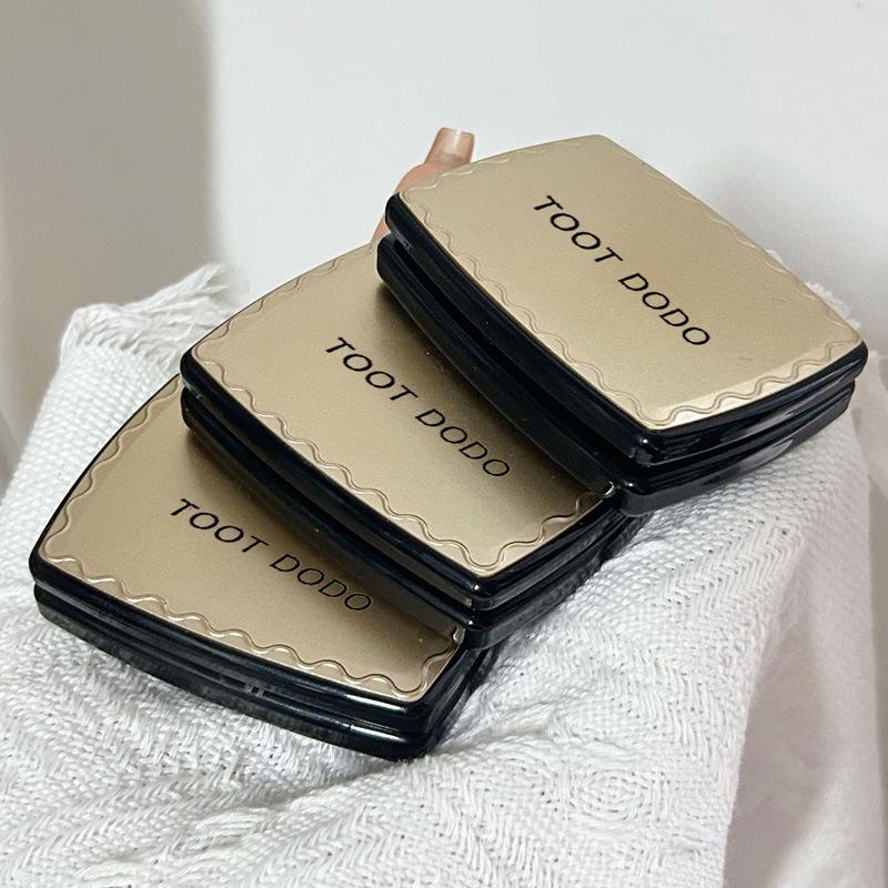 Dodo Toot Blush Palette: Creamy Almond, Peach, Matte Highlighter, Student Style Natural Contouring