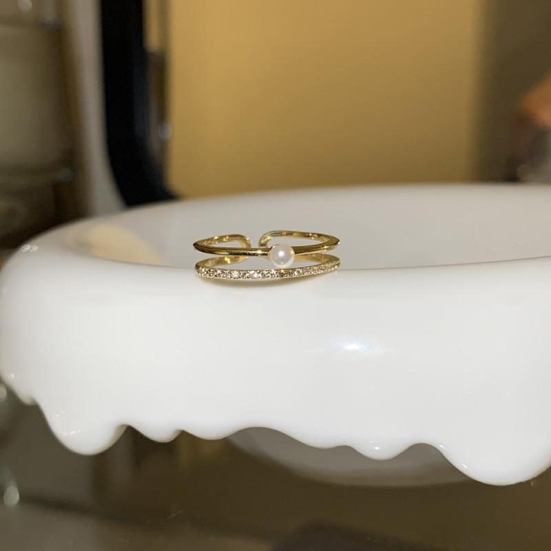 Chic Geometric Design Copper Ring With Rhinestones And Pearls Ideal For Womens Fashion Accessories