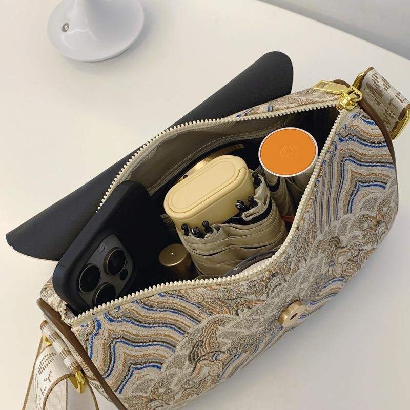 Fashion Brand Handbag New Large Capacity Shoulder Bag High-end Women's Bag Fashion Niche Leisure Handbag Ladies Crossbody Bag