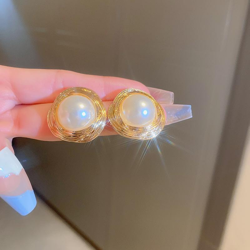 

Серьги-цветы из винтажного жемчуга и страз Серебряная игла - Французский нишевый придворный стиль высокого класса