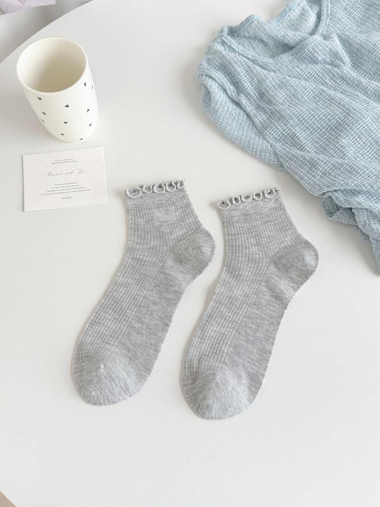 Mulberry Silk Women's Mid-Calf Thin Mesh Lace Stockings for Summer – Seamless Pair with Small Leather Shoes.