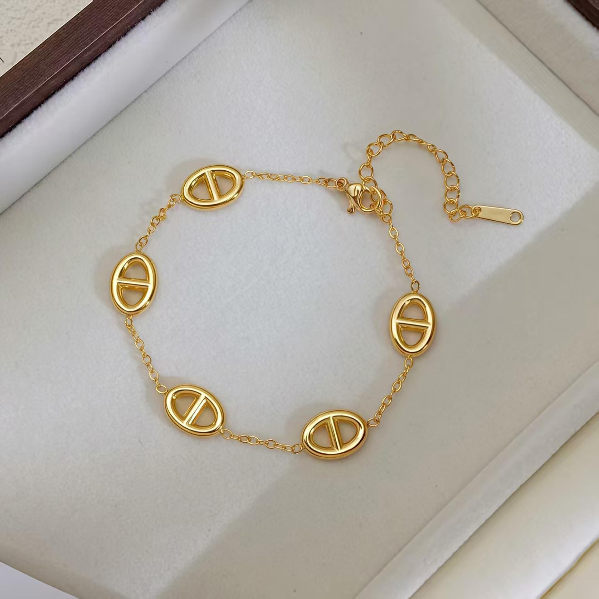 Стильный нетускнеющий браслет из титановой стали для женщин - Универсальный дизайн в корейском и японском стиле 18K Gold