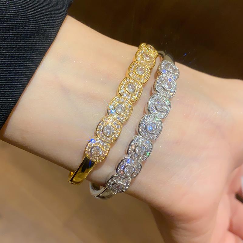 18K Gold Plated Zircon Flower Bangle: Elegant, Versatile Bracelet for Women