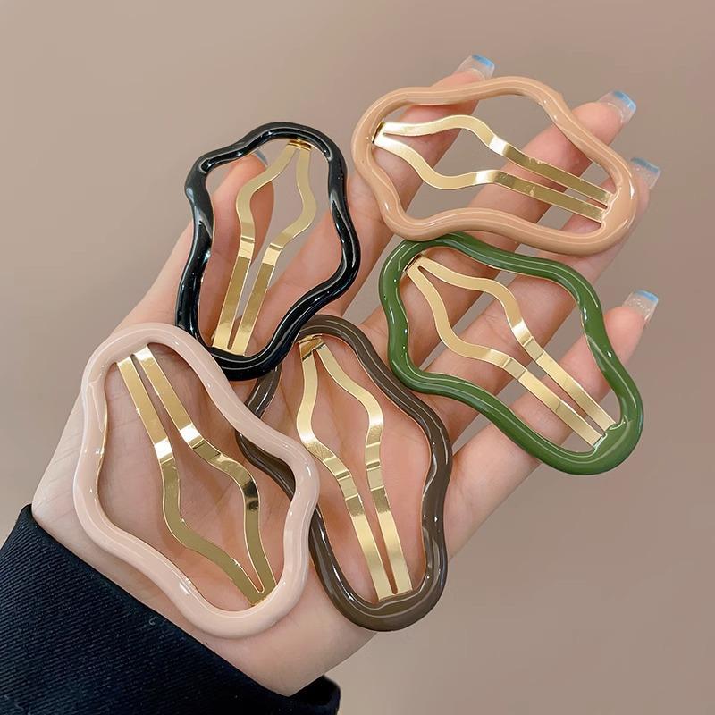 Abstract Wavy Shape Hair Clips Set with Metal Clasp Durable Lightweight Hair Accessories for Everyday Use and Styling
